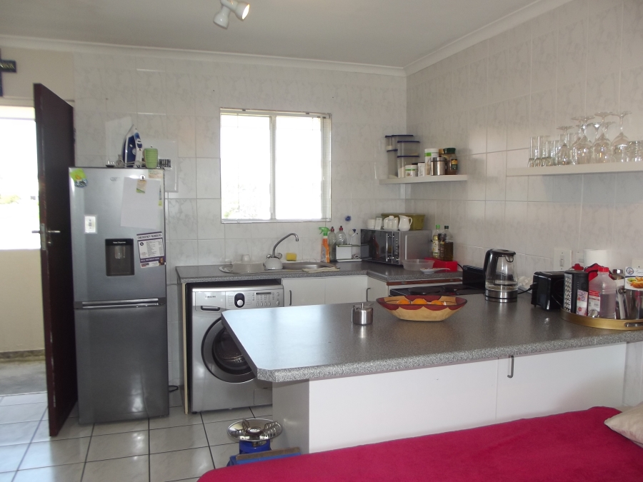 To Let 1 Bedroom Property for Rent in Churchill Estate Western Cape